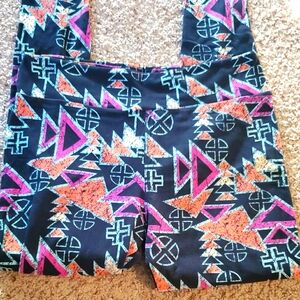 #L025 (CH) NWOT LuLaRoe Leggings with Geometric Design.